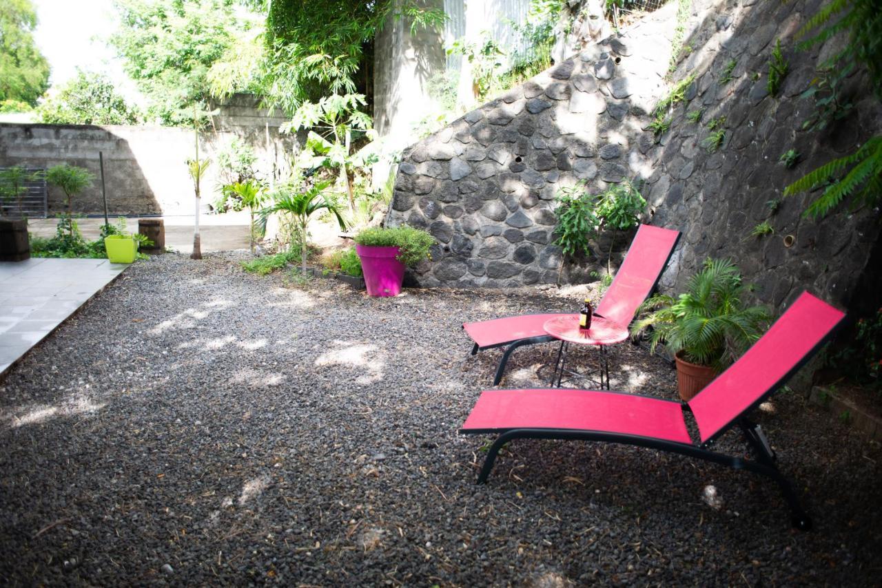 Le Bambou T3 Centre Ville Sainte Clotilde Rez De Jardin Bois de Nefles  Exterior photo